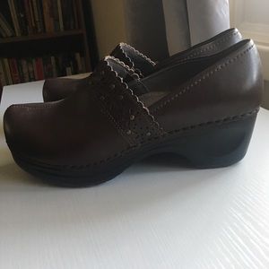 Women’s Sanita Danish design brown leather clogs